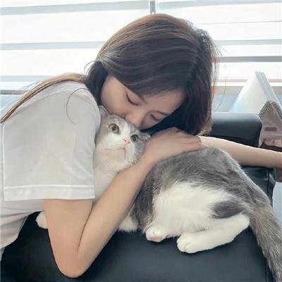女大学生